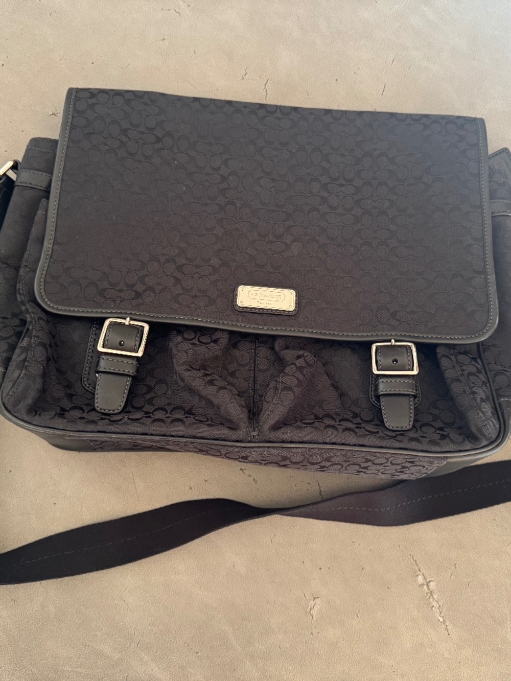 Vintage woman coach messenger bag